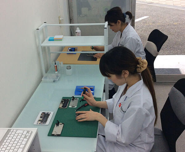 Applead(アップリード) 広島駅前カープロード店の店内の様子の写真