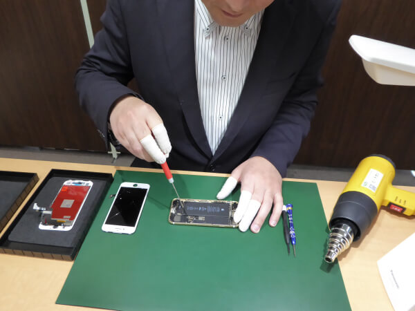 ダイワンテレコム 福岡天神店のスタッフさんの写真