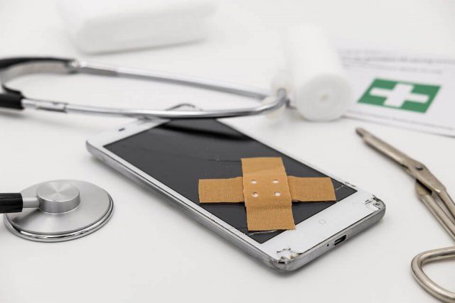 Iphoneのホームボタンが熱い 原因や対処法を紹介します Iphone救急車