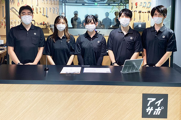 iPhone修理アイサポ新宿本店のスタッフさんの写真